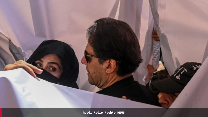 عمران خان د روغتیايي معایناتو لپاره روغتون ته لېږدول کېږي