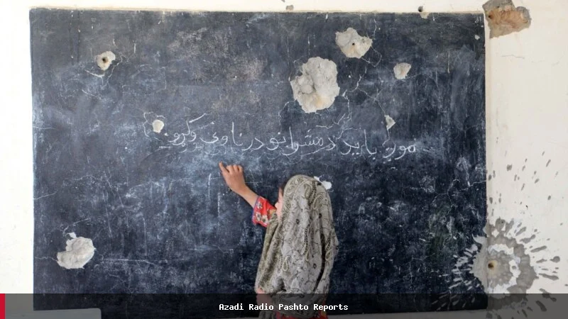 د ښوونکي نړیواله ورځ؛ افغان ښوونکي د معاشونو کموالی او ستونزو په اړه خبرې کوي