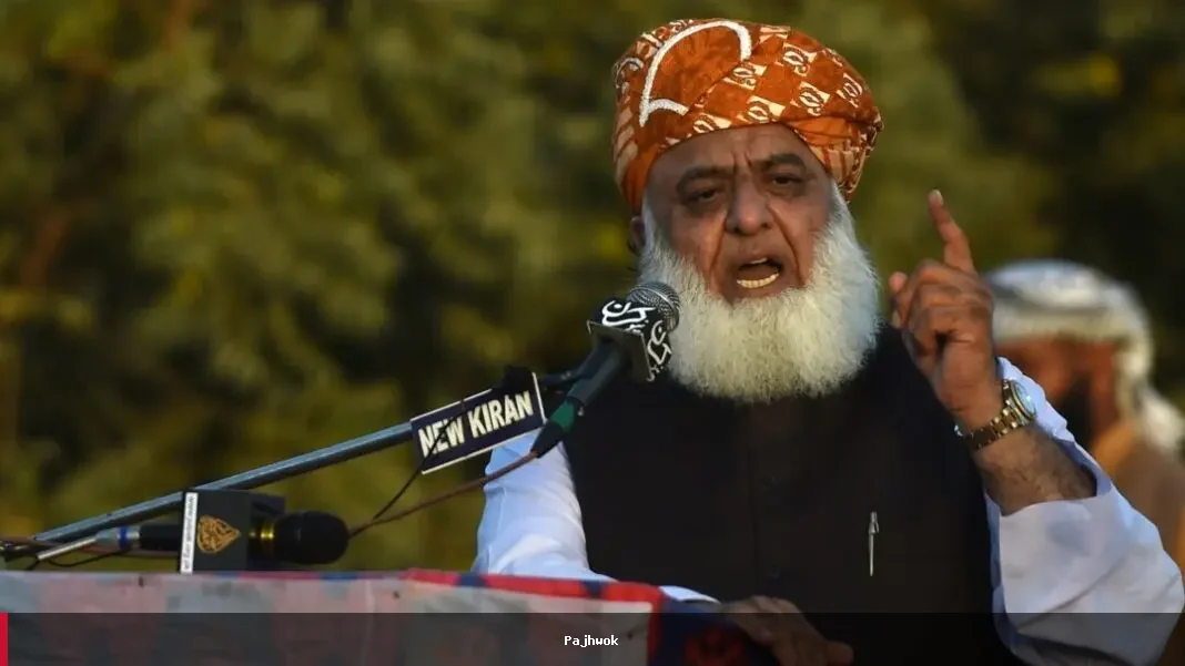 مولانا فضل‌الرحمن د پاکستان دفاع وزیر ته په کنایه: «شرم او حیا هم شته»