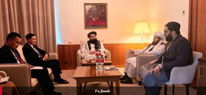 متقي د چین ځانګړي استازي سره د دوه اړخیزو اړیکو پراختیا په اړه خبرې وکړې