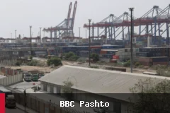 د کراچۍ بندر ګمرک د افغان سوداګرو سلګونه کانتینره مال لیلام ته وړاندې کړی