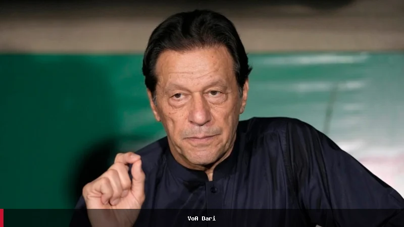 عمران خان د روغتیا معایناتو وروسته بېرته زندان ته ولېږدول شو