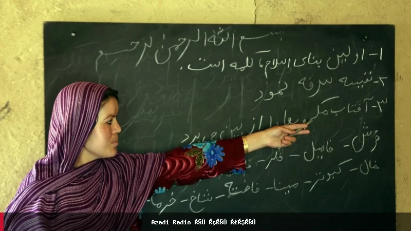 د ښوونکي نړیواله ورځ؛ افغان ښوونکي د اقتصادي ستونزو سره سره د تعلیم مینه څرګندوي