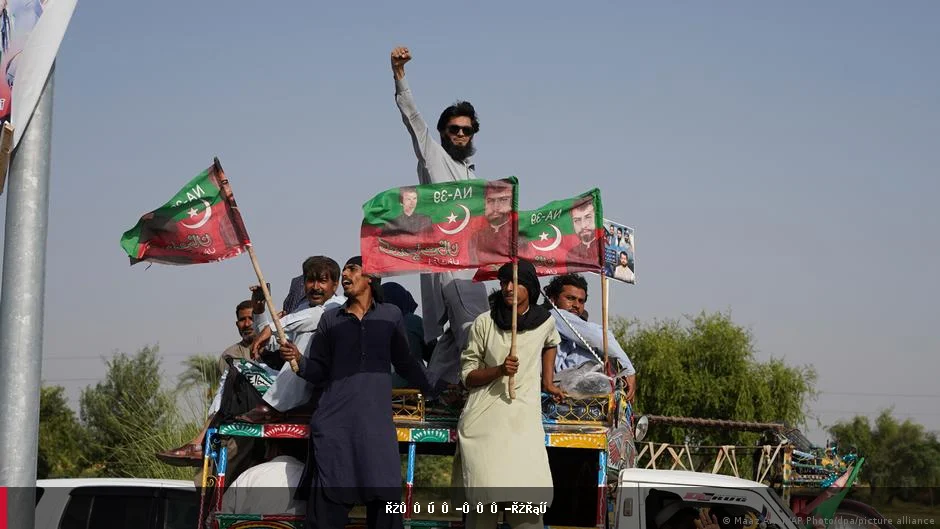 د عمران خان پلویانو د اسلام آباد لور ته لاره موندلې ده
