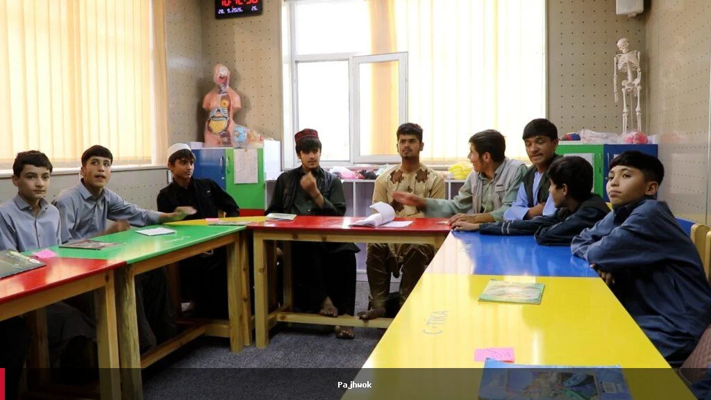 په کابل کې د ګونګیانو د مسلکي انسټیټیوټ استادان د زده‌کړو او کار په برخه کې ستونزې څرګندوي