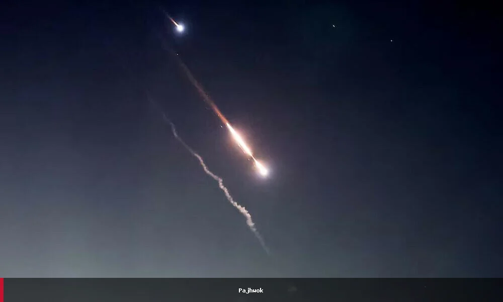 امریکا د ایران پنځه تېل‌وړونکې بېړۍ هدف ګرځولې؛ ایران په اردن کې امریکايي اډه ویشتلې