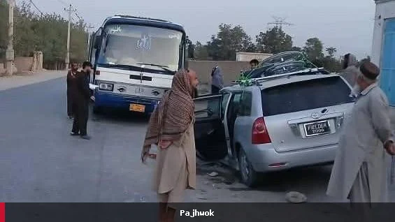 د بغلان په ډنډغوري ولسوالۍ کې ترافیکي پېښه؛ یو تن مړ او پنځه نور ټپیان