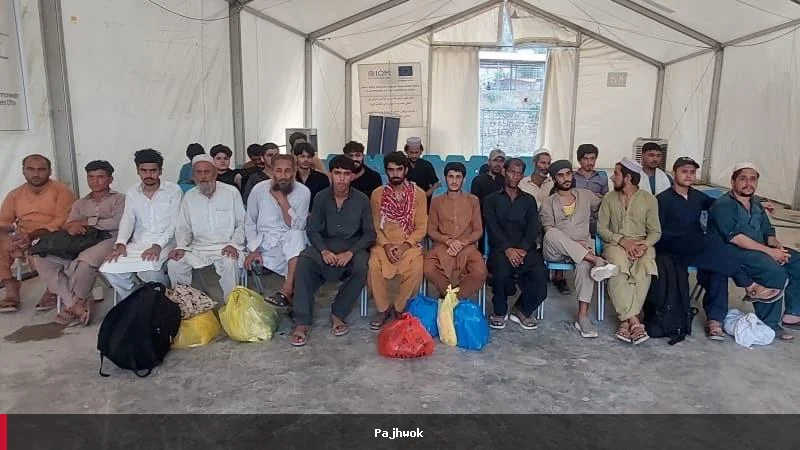 د پاکستان له زندانونو ۶۴۰ افغانان هېواد ته راستنیدل