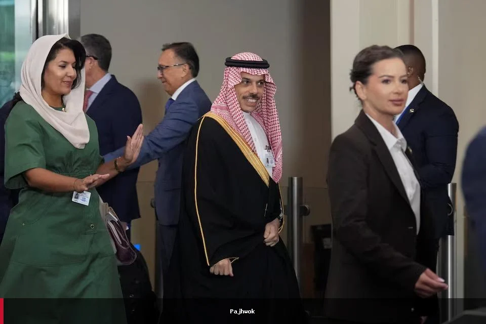 د سعودي د بهرنیو چارو وزیر واشنګټن ته لاړ ترڅو له امریکايي همکار سره خبرې وکړي
