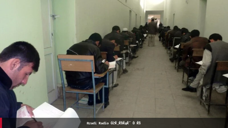 افغان ځوانان د فقر او بیکاري له امله د پوهنتون پر ځای کار او کډوالۍ ته مخه کوي