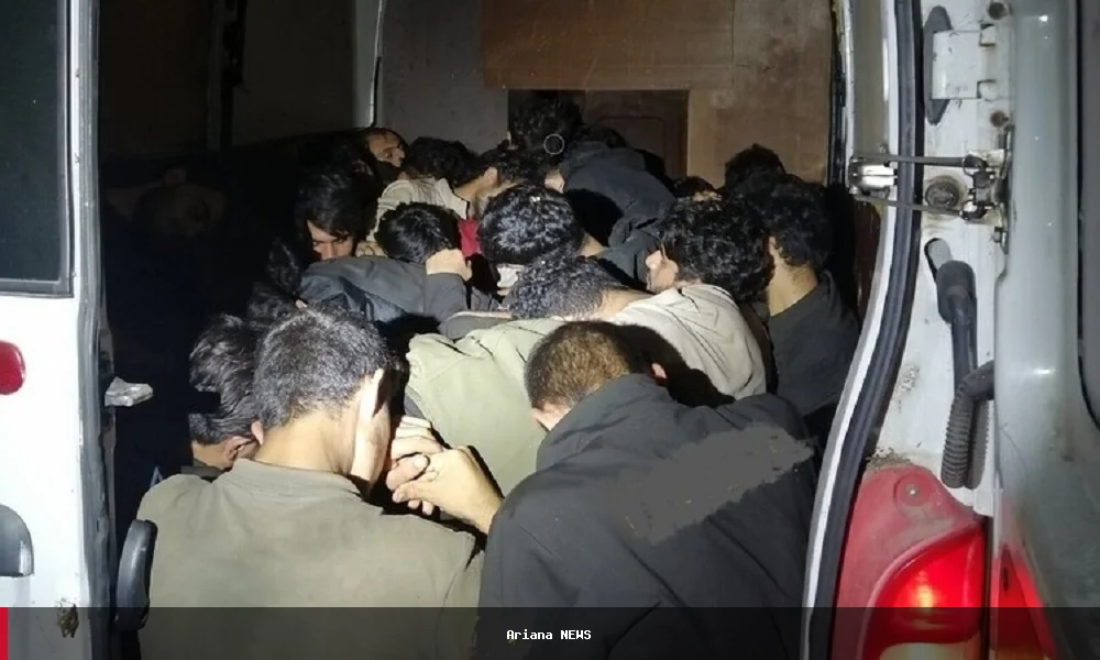 بلغاریا کې ۳۵ افغان کډوال د مسافر موټر څخه نیول شوي