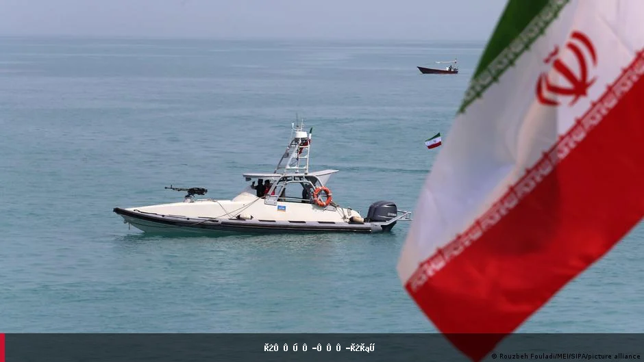 ایران: امریکا د هرمز تنگې په سیمه کې د ماهیګرانو پر قایقونو برید کړی
