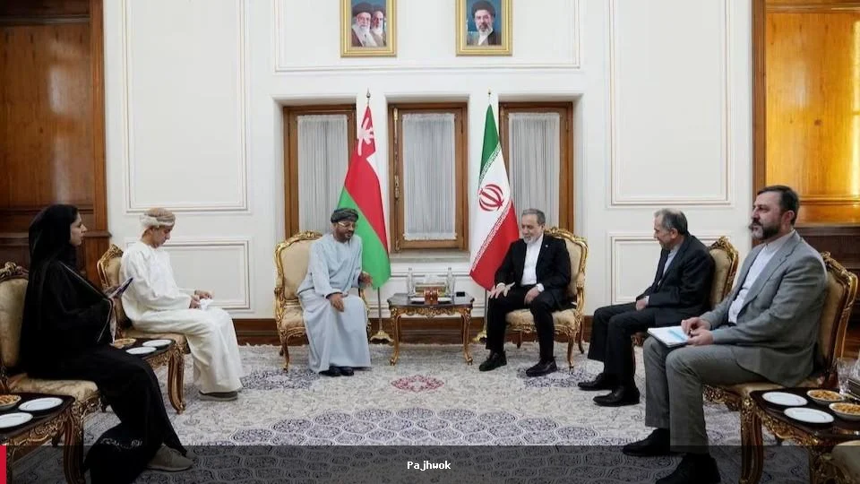 ایران او عمان د هرمز تنګي په سیمه کې د سمندري دهلېز د جوړولو په اړه خبرې کوي