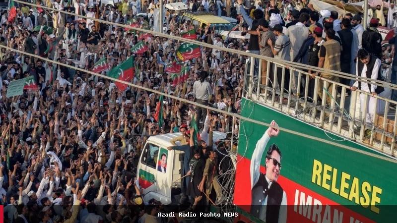 د عمران خان پلویانو لاریون: د خوشې کېدو غوښتنه او حکومتي خبرداری