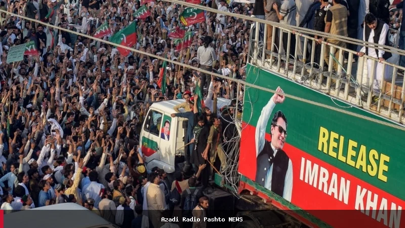 د عمران خان پلویانو د اسلام اباد لور ته د لاریون پیل